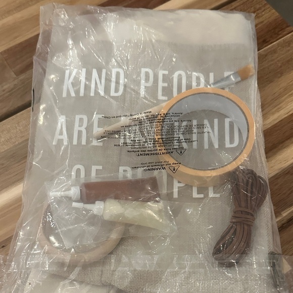 DIY ‘Kind People’ Tote & Bangle Kit - Picture 3 of 3